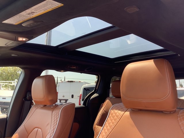 2024 Chrysler Pacifica Pinnacle photo 22