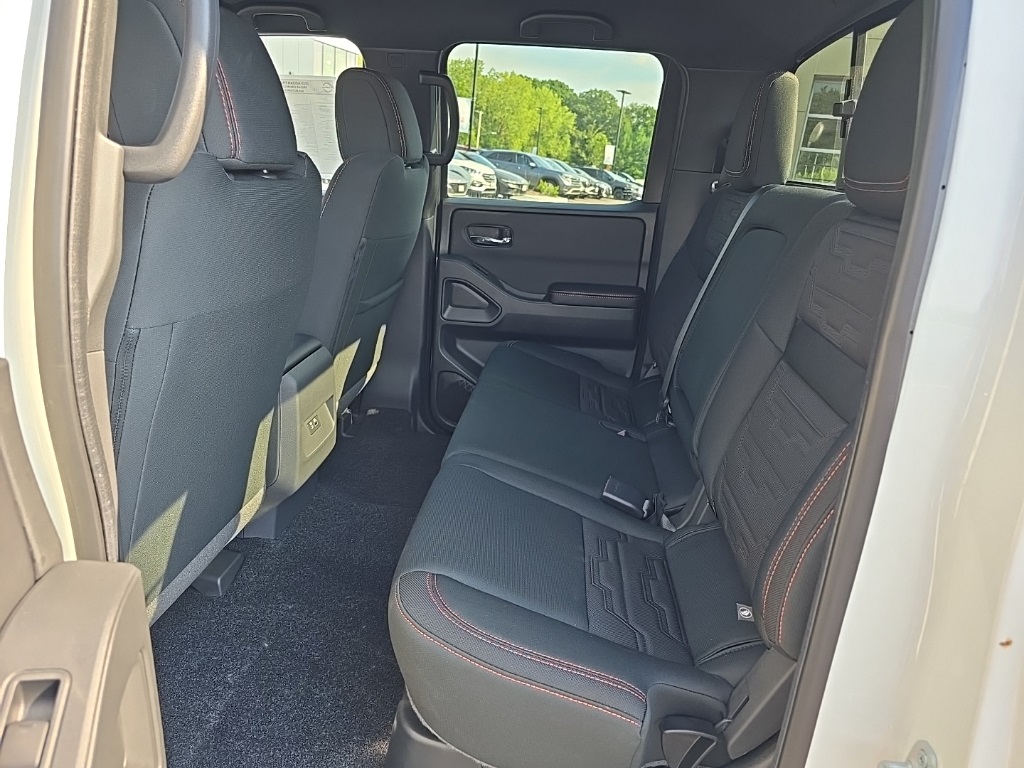 2025 Nissan Frontier Crew Cab PRO-4X photo 7