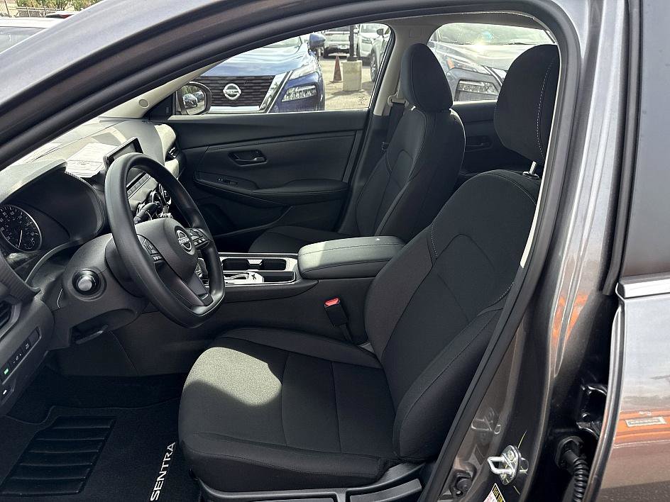 2025 Nissan Sentra S photo 8