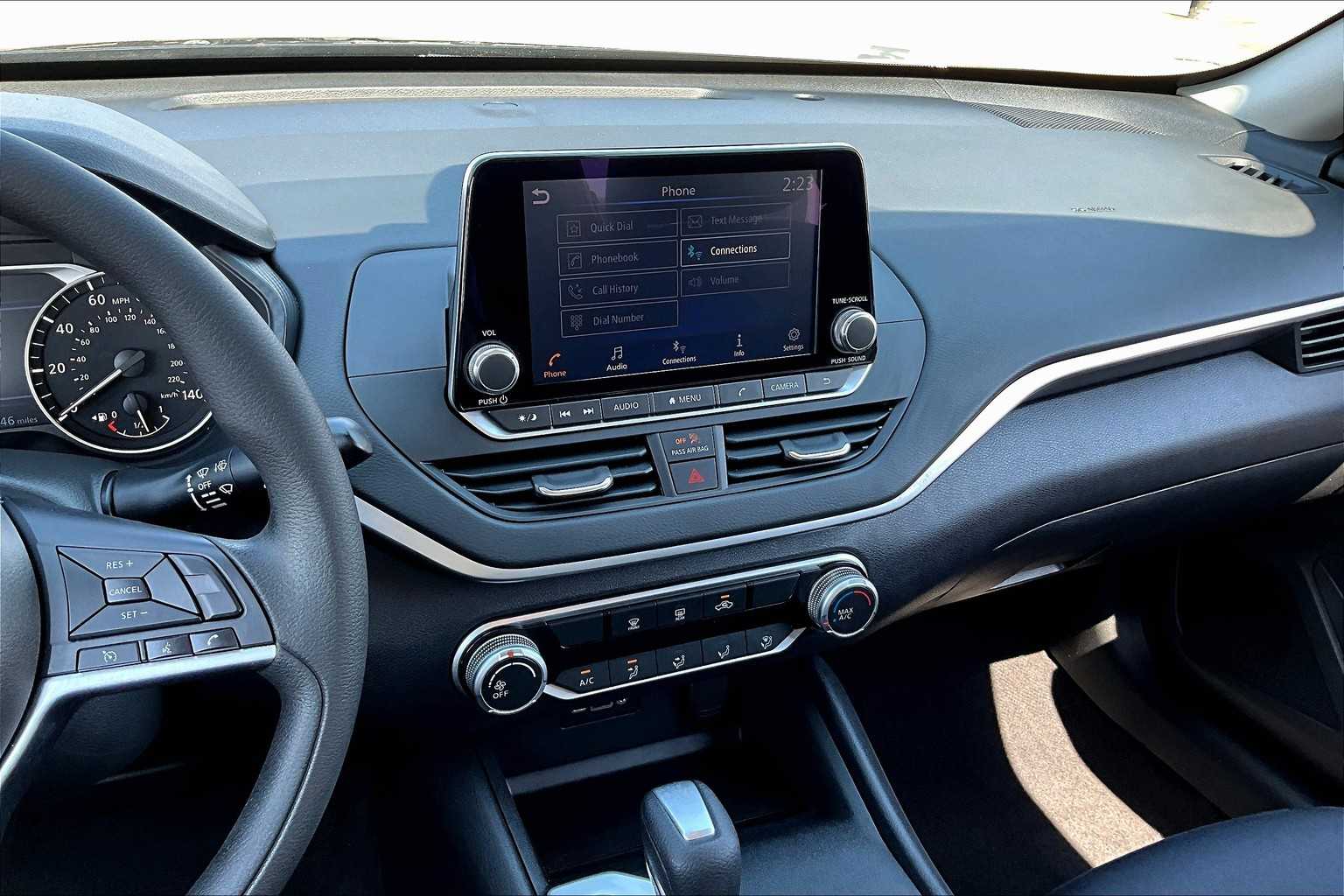 2022 Nissan Altima 2.5 SV photo 6