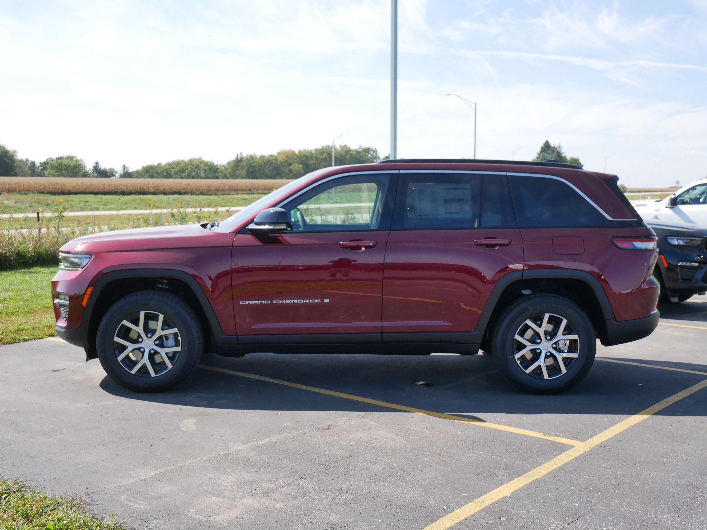 2025 Jeep Grand Cherokee Altitude X photo 3