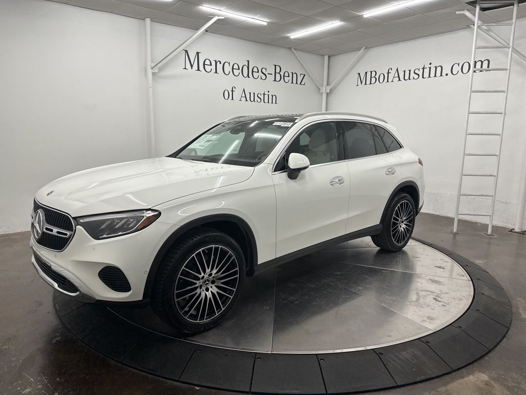 2026 Mercedes Benz GLC 300 photo 2