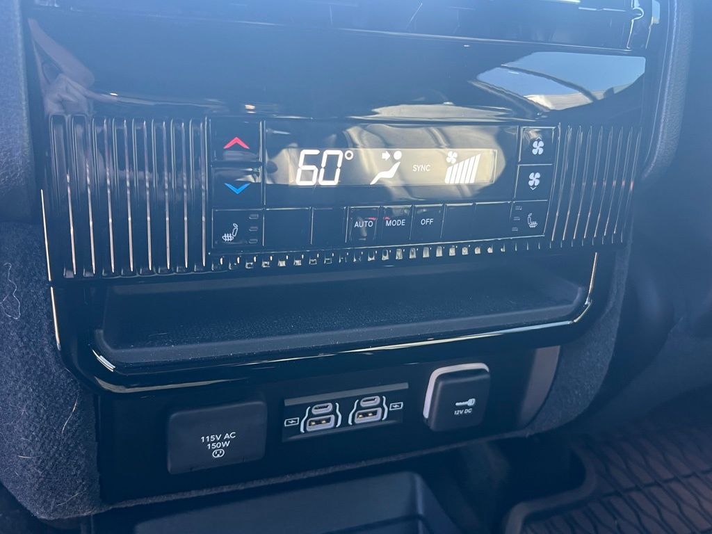 2023 Jeep Wagoneer Series III photo 9