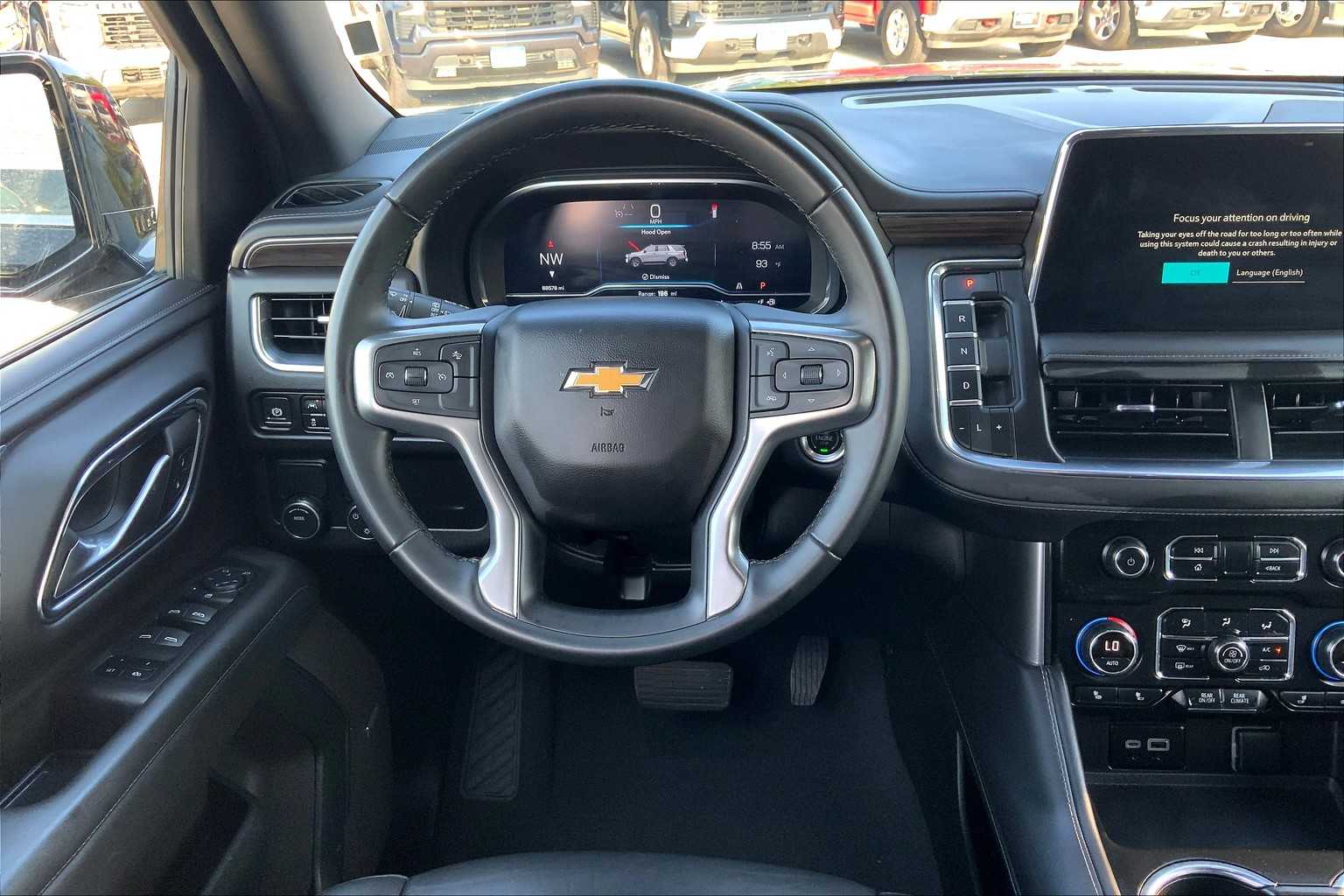 2024 Chevrolet Suburban LT photo 5