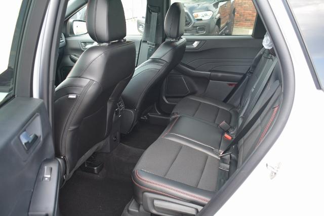 2025 Ford Escape ST-Line photo 16
