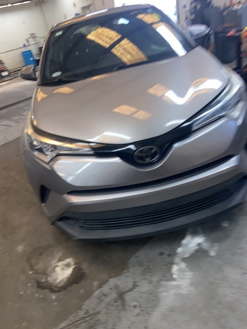 2018 Toyota C-HR XLE photo 2