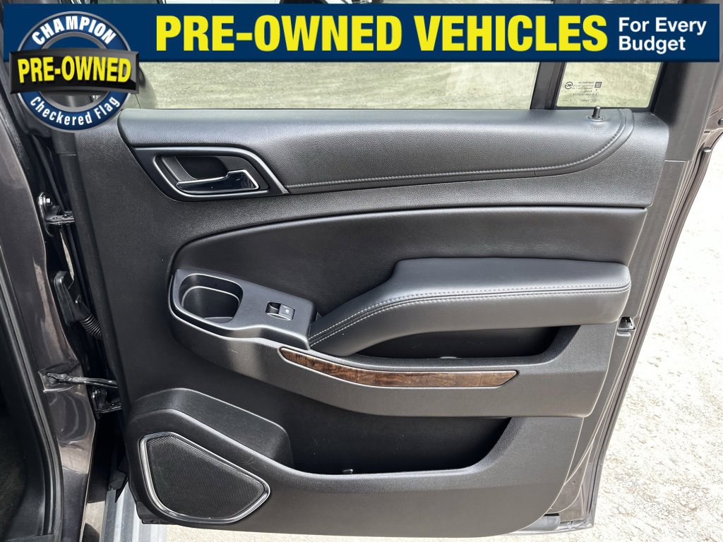 2018 Chevrolet Suburban LT photo 22