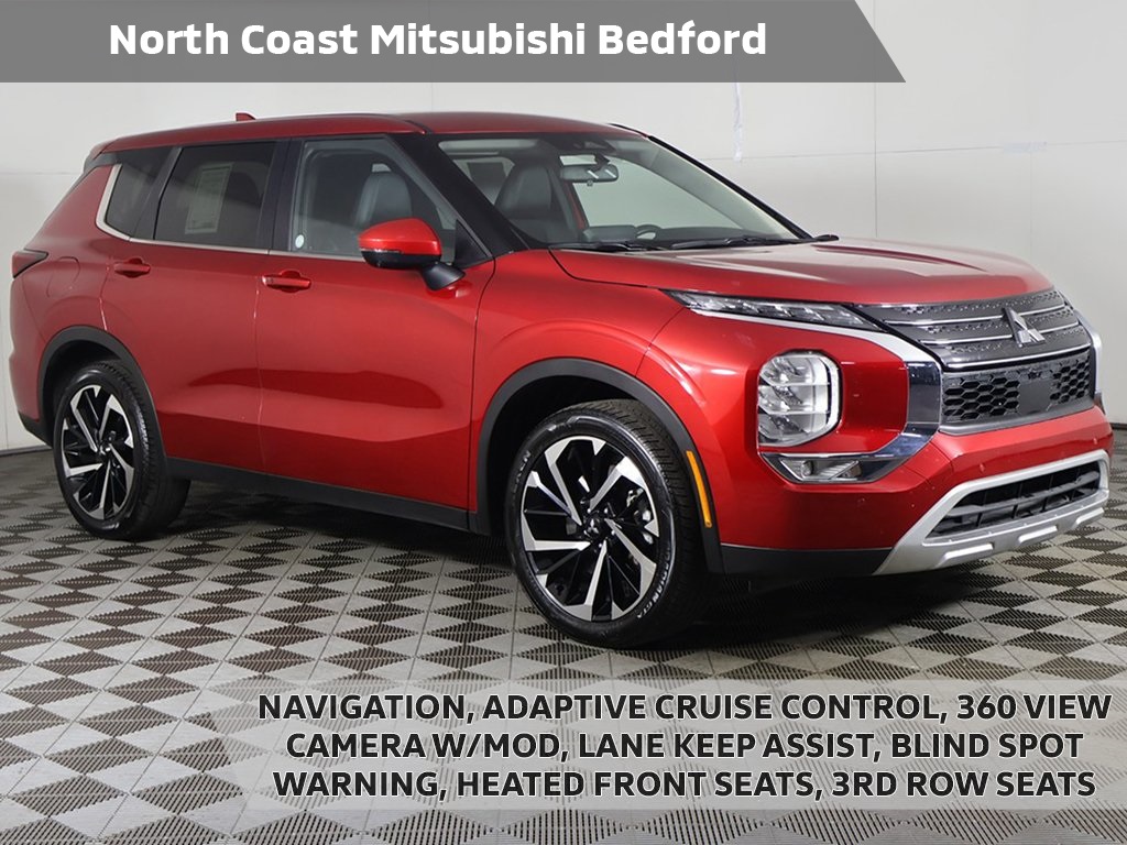 2024 Mitsubishi Outlander SE's photo