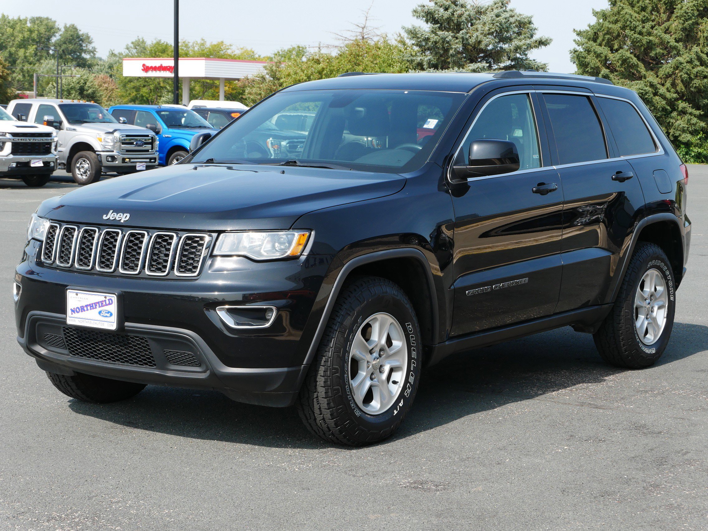 2017 Jeep Grand Cherokee Laredo photo 4