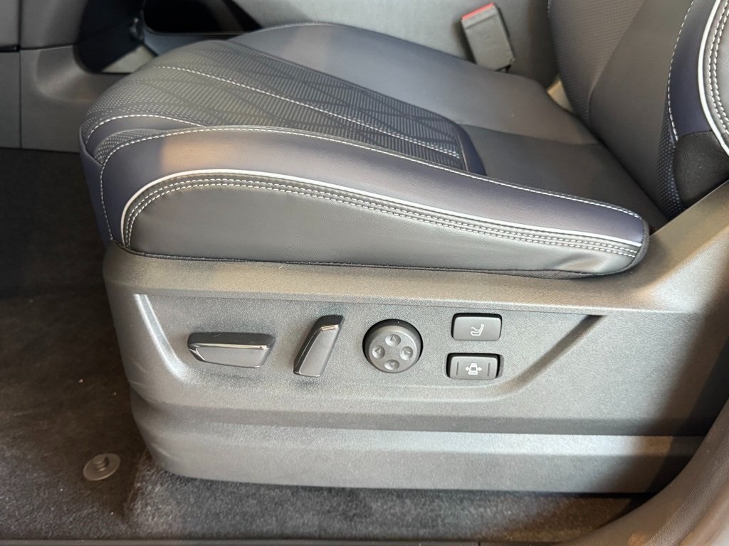 2026 Infiniti QX80 Sensory photo 14
