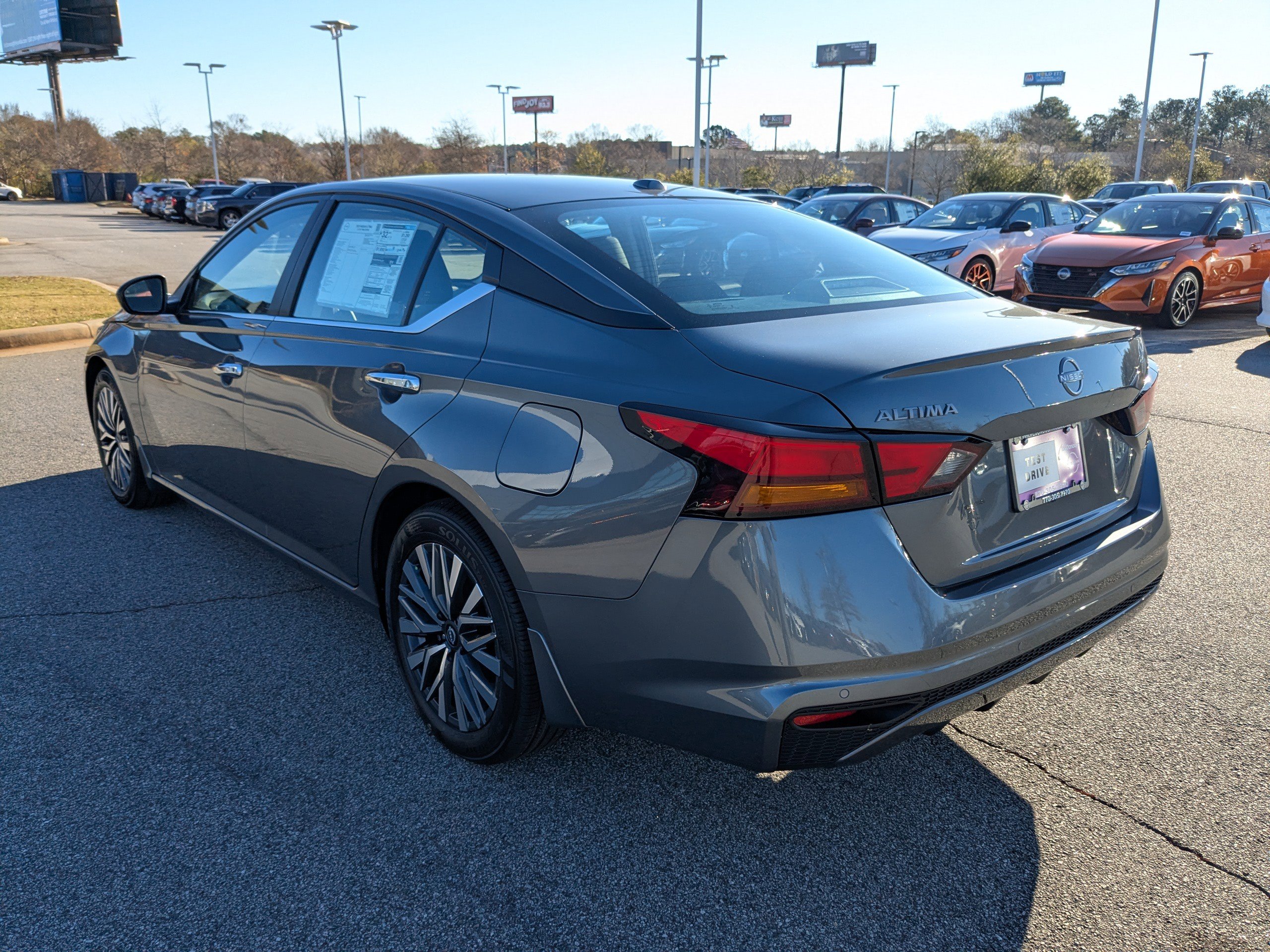 2025 Nissan Altima 2.5 SV photo 3