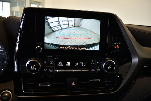 2024 Toyota Highlander LE photo 20