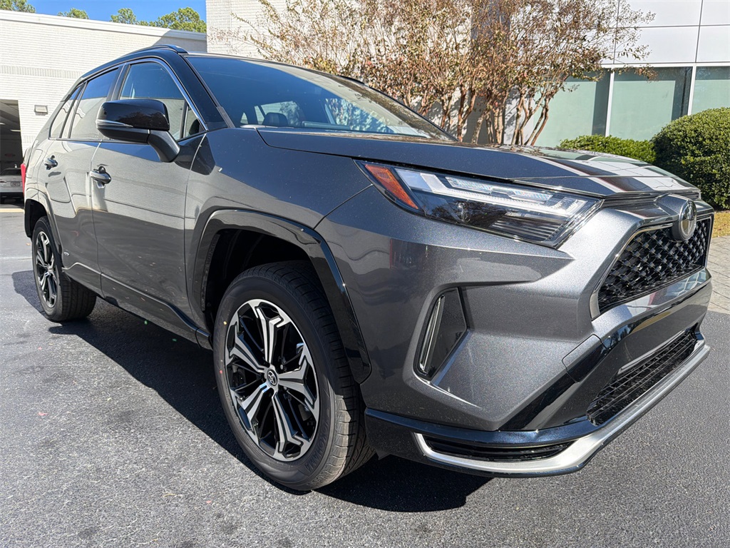 2025 Toyota RAV4 XSE's photo