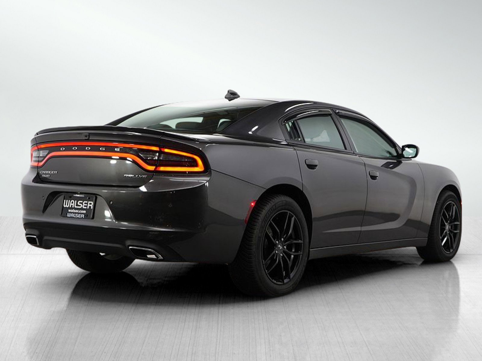 2016 Dodge Charger SXT photo 5