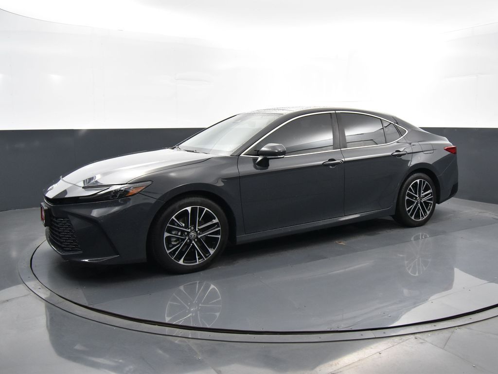 2025 Toyota Camry XLE photo 3