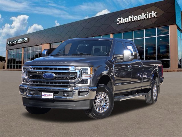 2022 Ford F-350 Super Duty Lariat's photo
