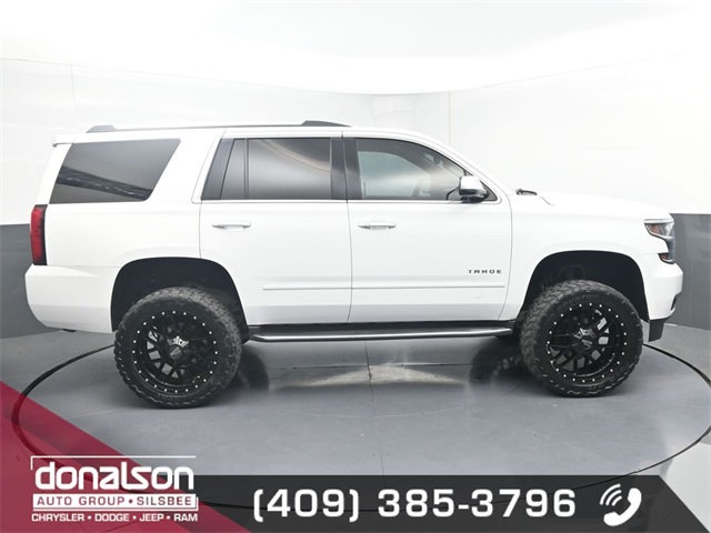 2017 Chevrolet Tahoe Premier photo 2