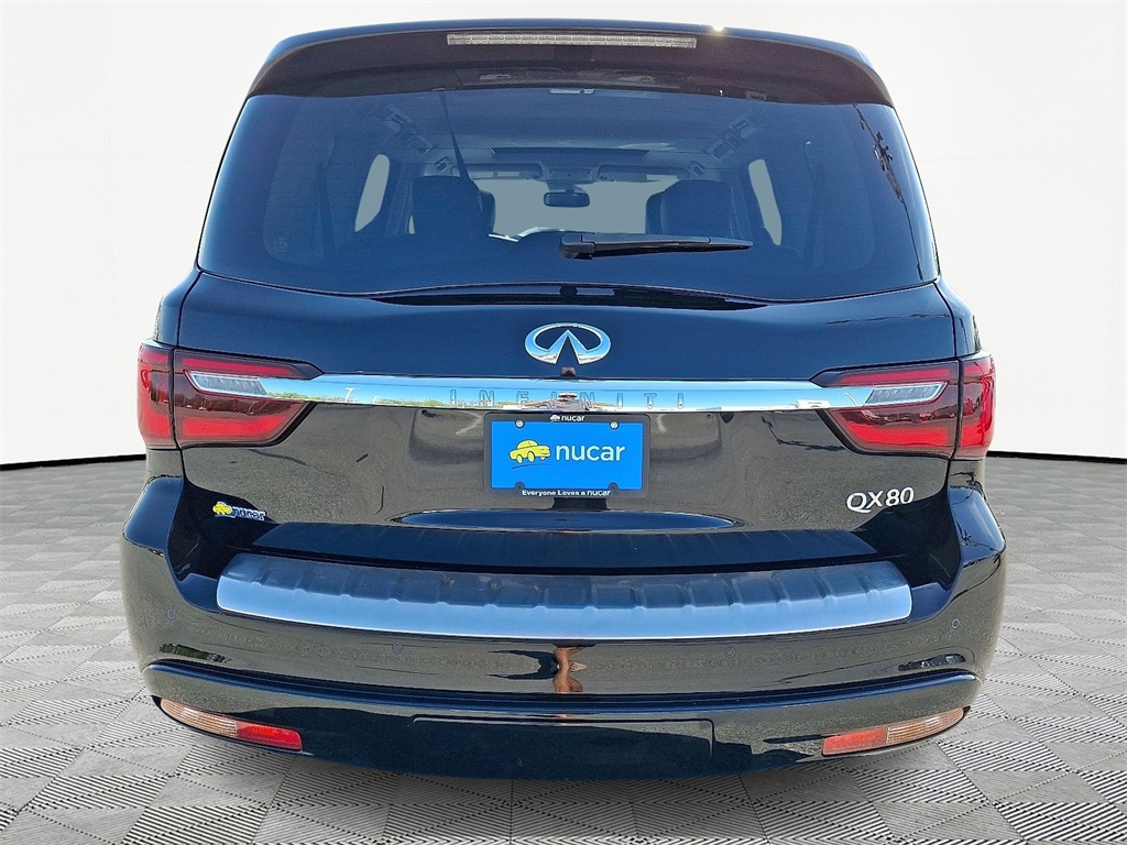 2019 Infiniti QX80 Luxe photo 3