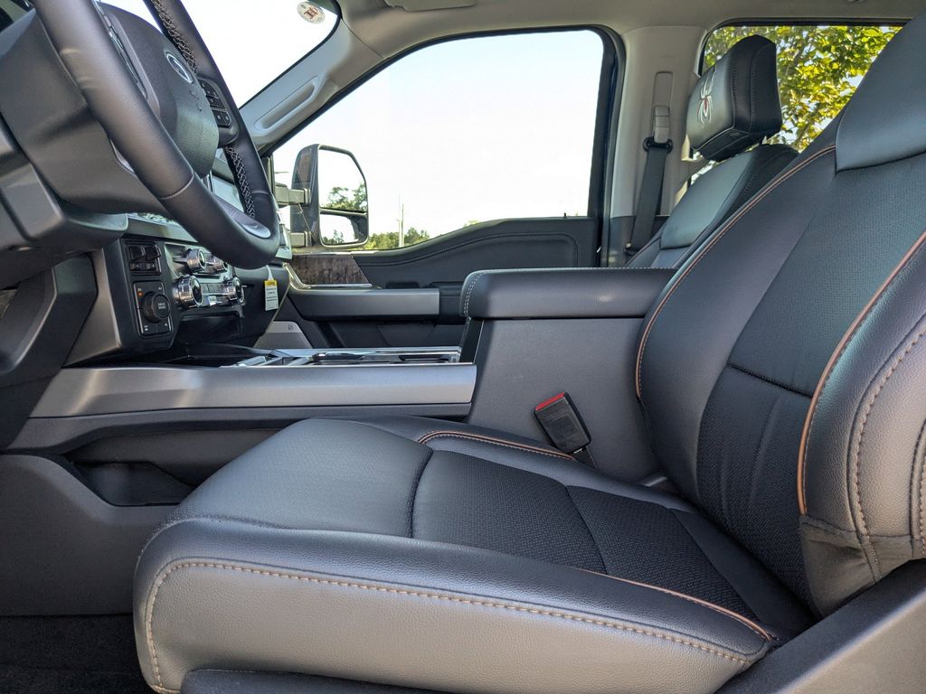 2025 Ford F-250 Lariat photo 20
