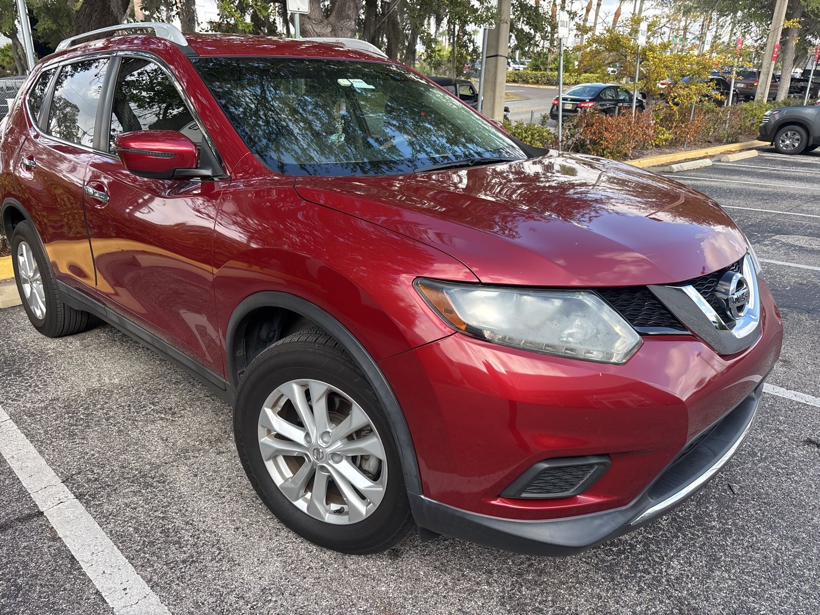 2016 Nissan Rogue SV photo 2