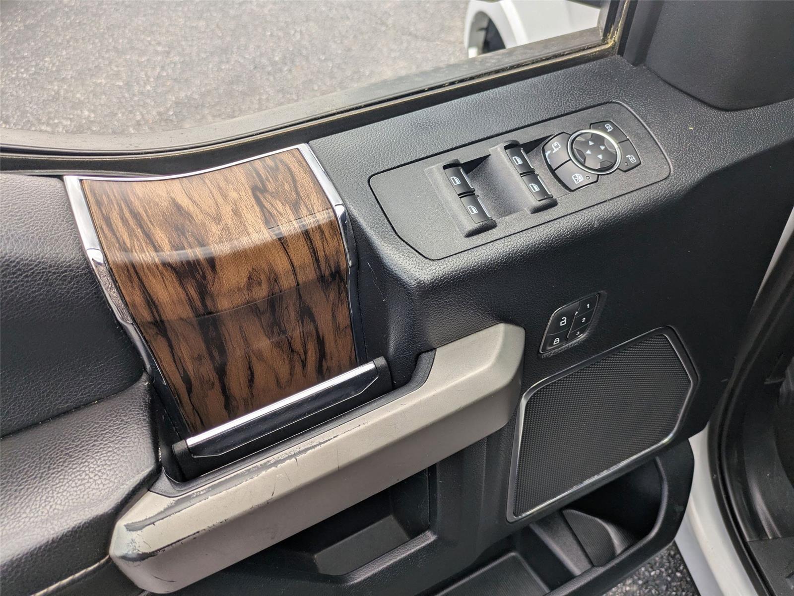 2019 Ford F-150 Lariat photo 12