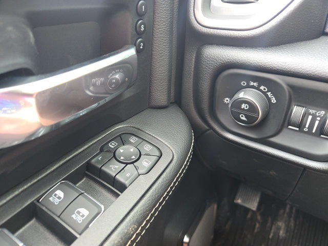 2026 Ram 3500 Laramie photo 16