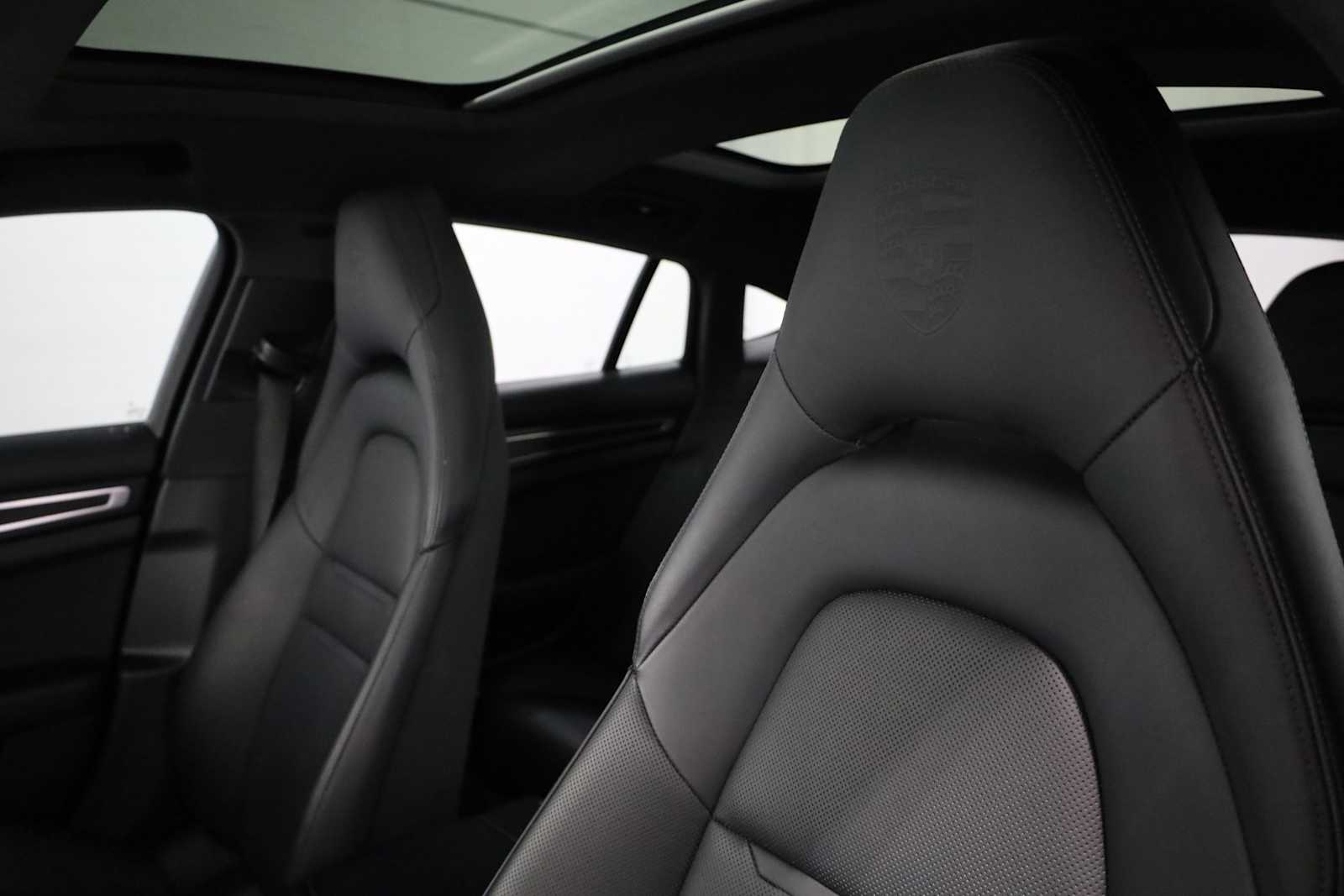 2023 Porsche Panamera 4 photo 16