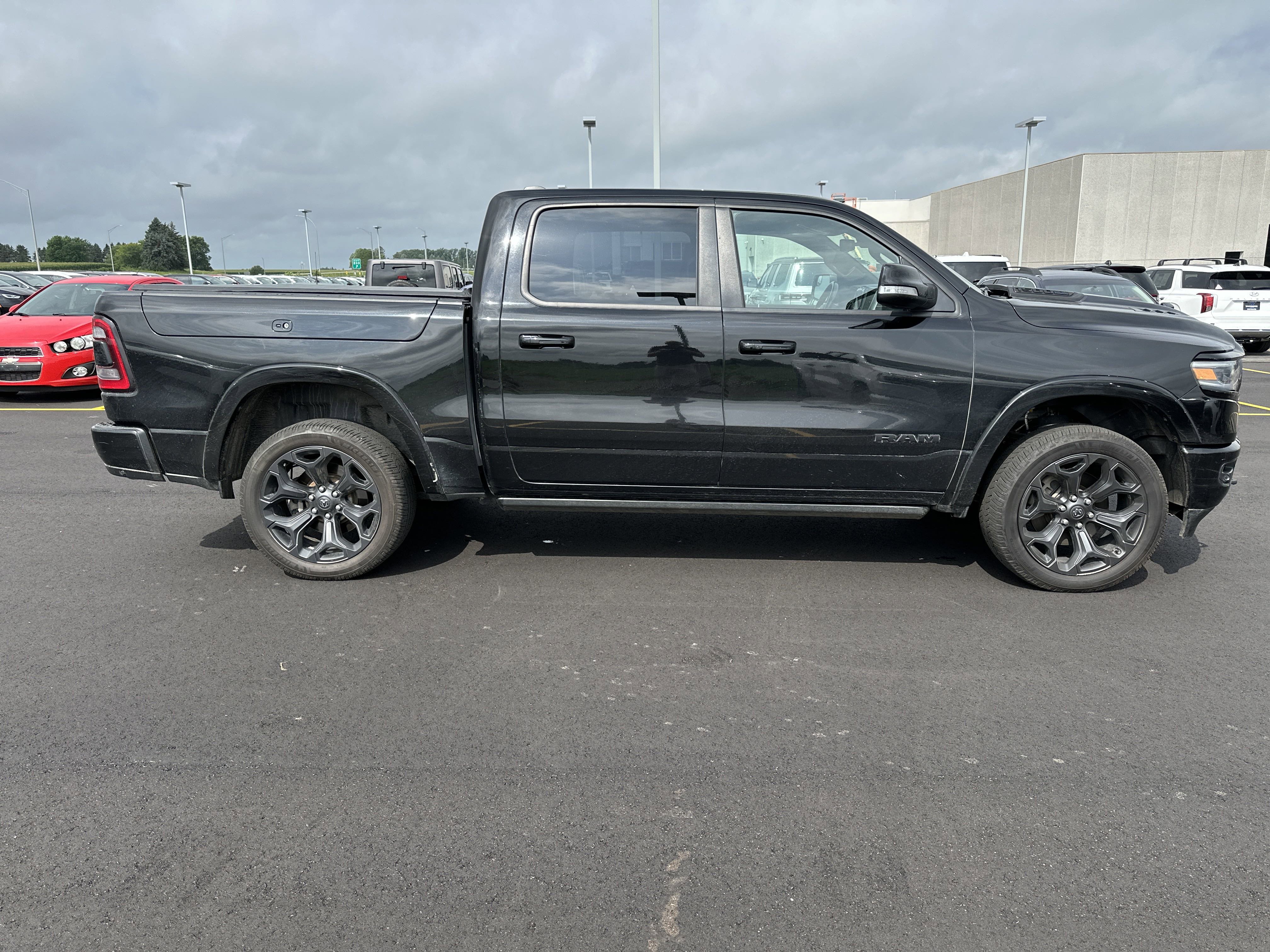 Used 2021 RAM Ram 1500 Pickup Limited with VIN 1C6SRFHTXMN511893 for sale in Saint Charles, Minnesota