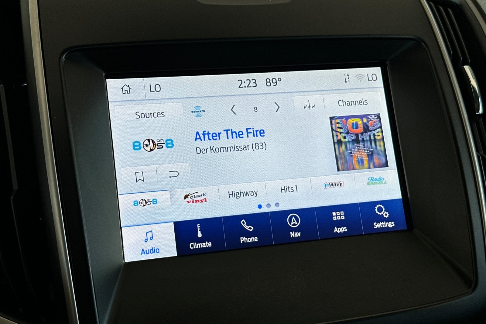 2020 Ford Edge SEL photo 16