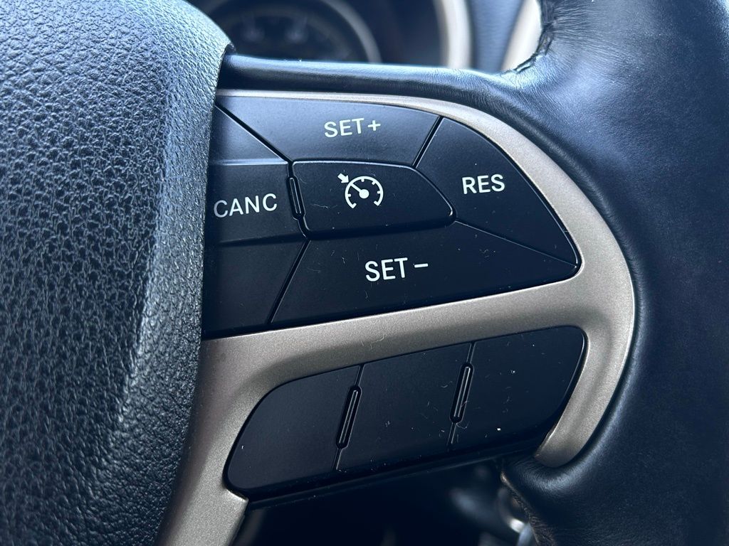 2014 Jeep Cherokee Latitude photo 28