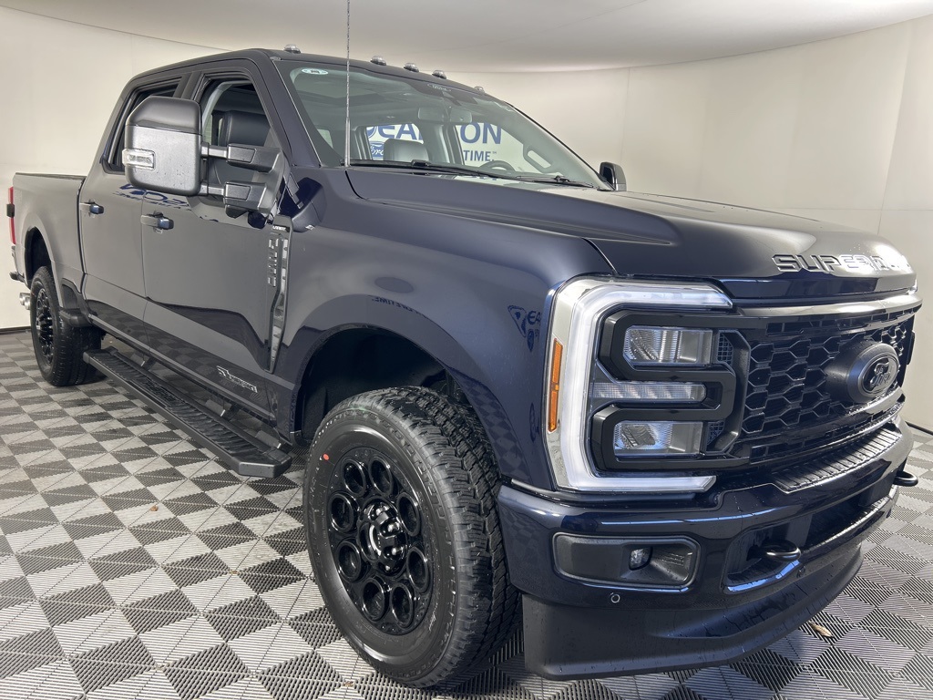 2025 Ford F-250 Lariat photo 3