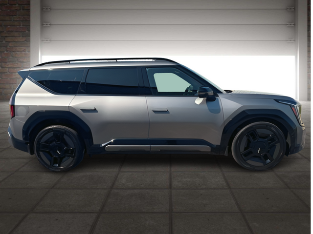 2024 Kia EV9 GT-Line photo 2