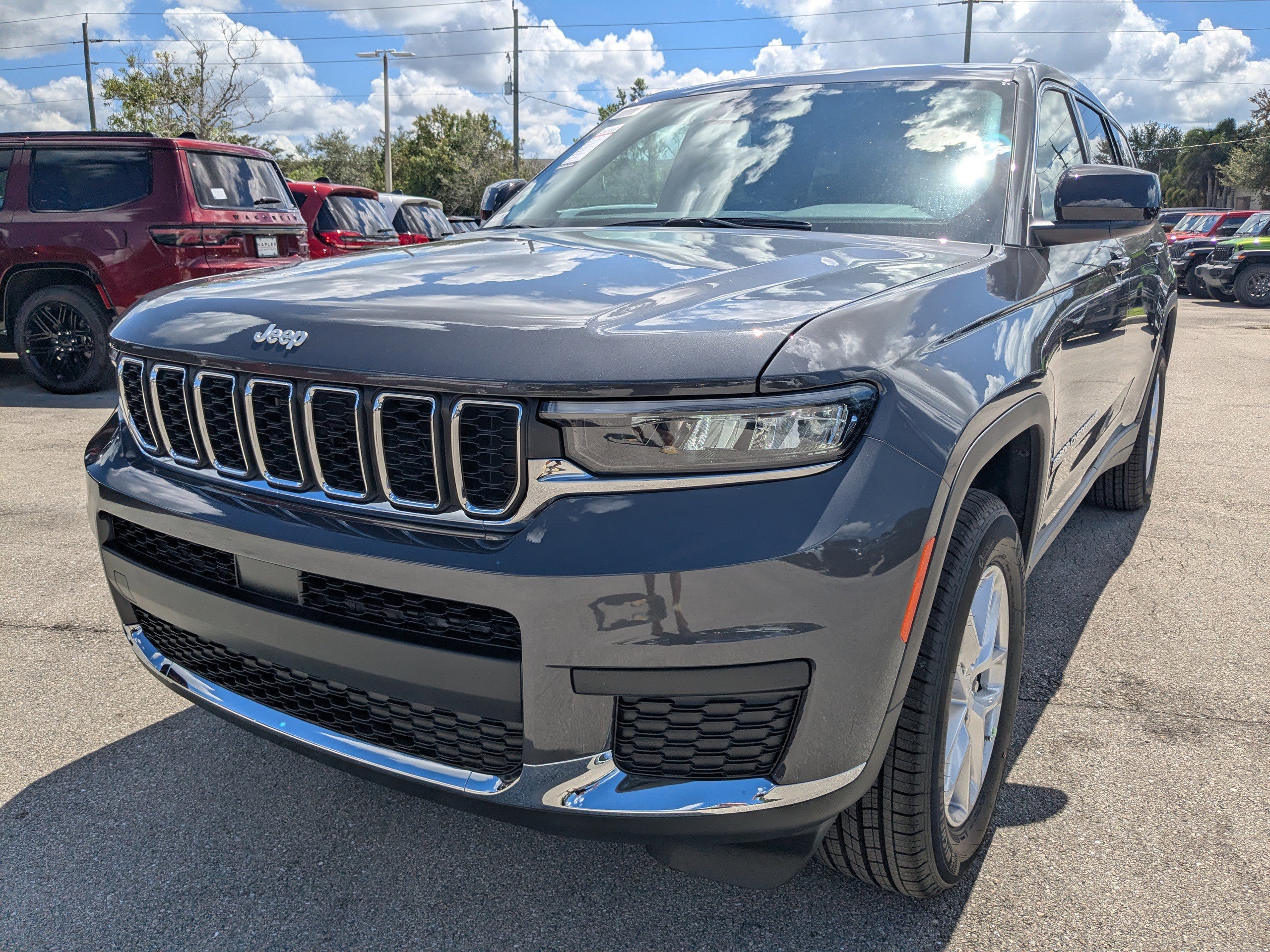 2025 Jeep Grand Cherokee Laredo X photo 8