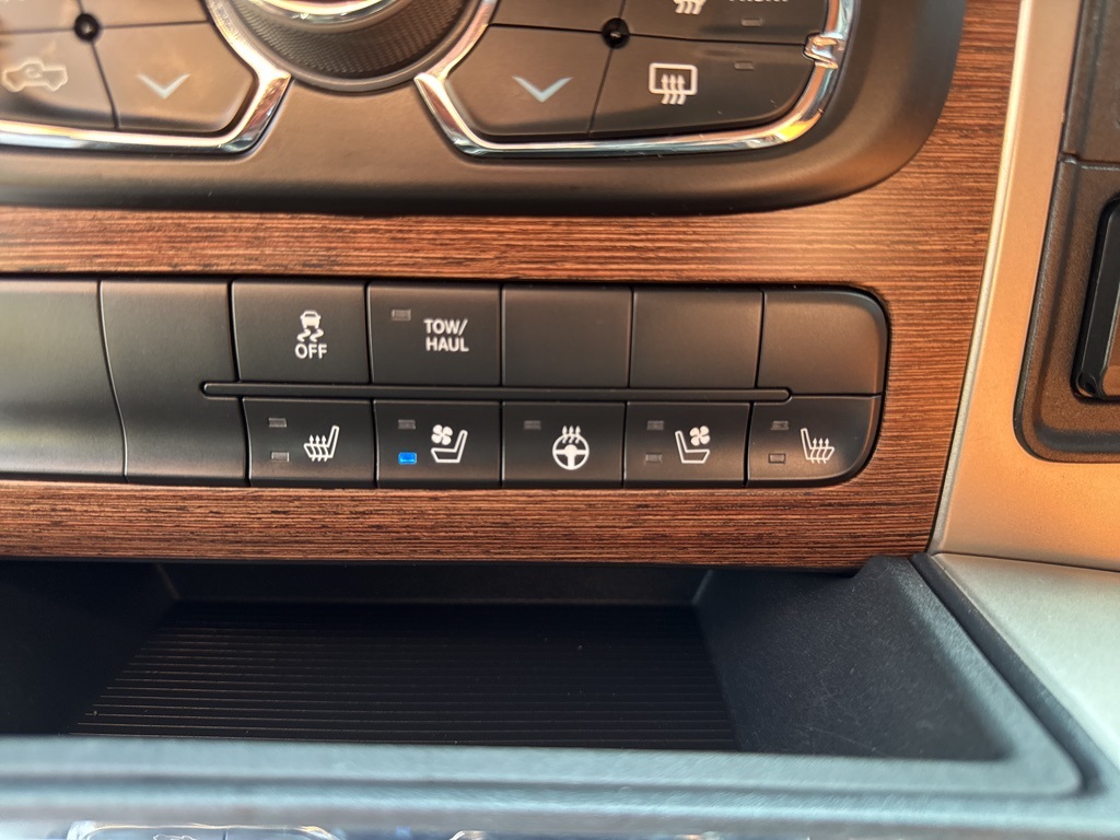 2016 Ram 1500 Laramie photo 35