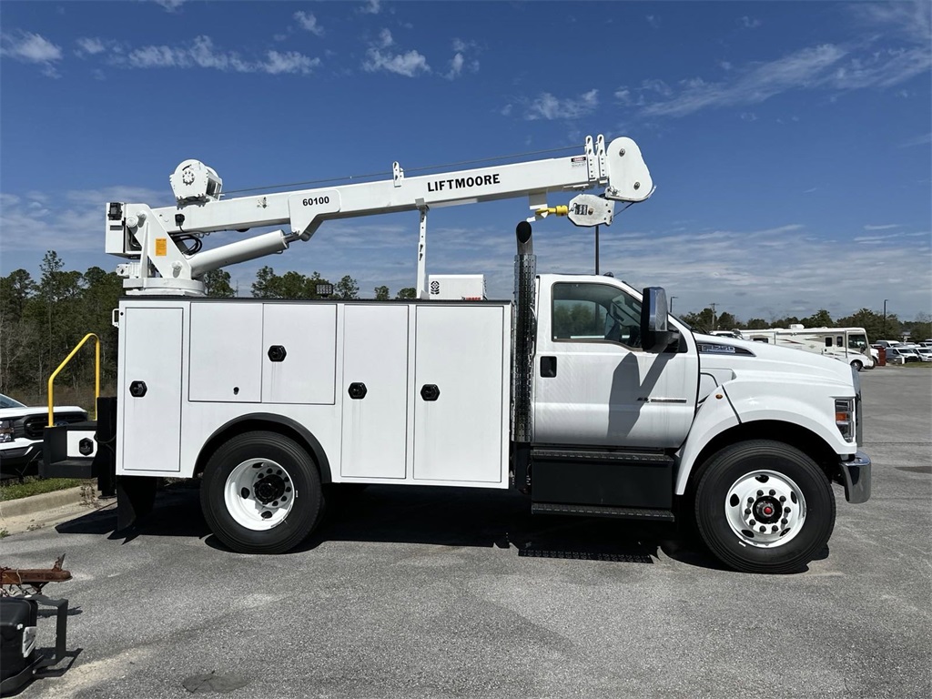 2024 Ford F-750 photo 4