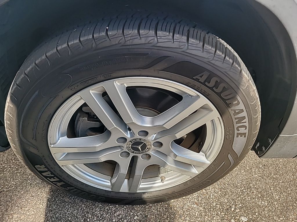 2023 Mercedes Benz GLA 250 photo 3