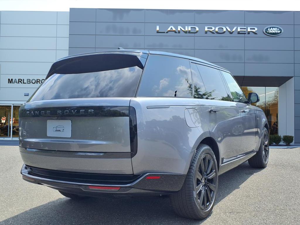 2025 Land Rover Range Rover SE photo 2