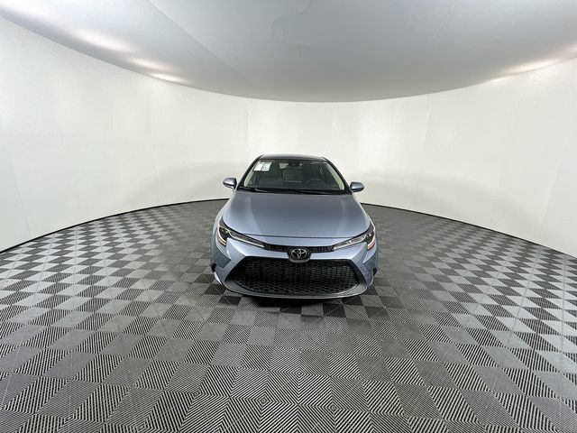 2022 Toyota Corolla LE photo 2