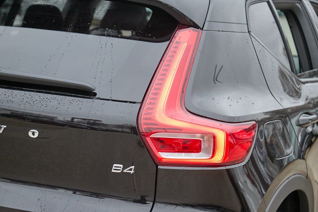 2026 VOLVO XC40 - Image 8