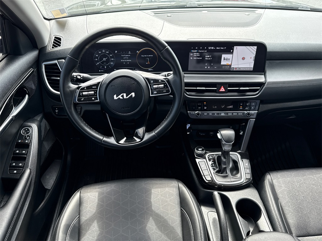 2024 Kia Seltos EX photo 22