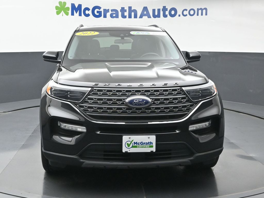 2022 Ford Explorer XLT Sport photo 2