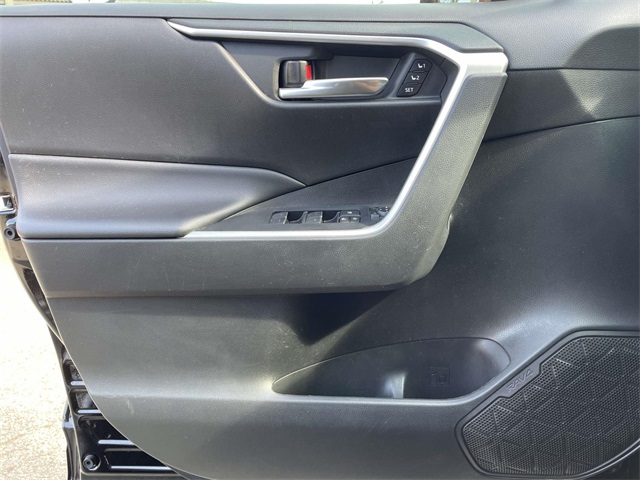 2023 Toyota RAV4 XLE Premium photo 21