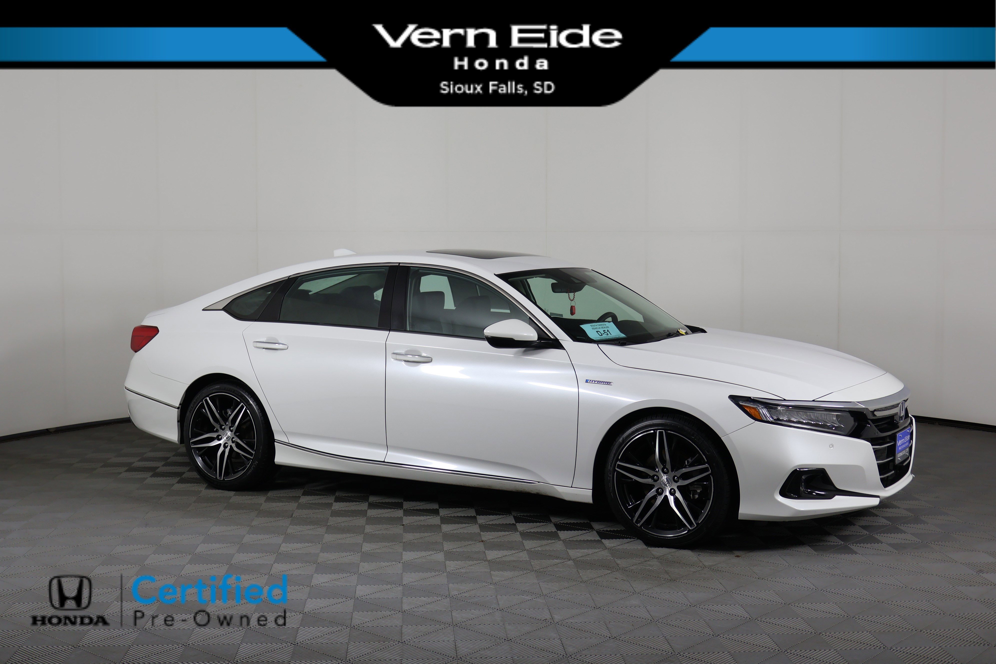 2022 Honda Accord Hybrid Touring's photo