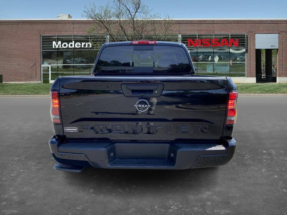 2026 Nissan Frontier Crew Cab SV photo 3