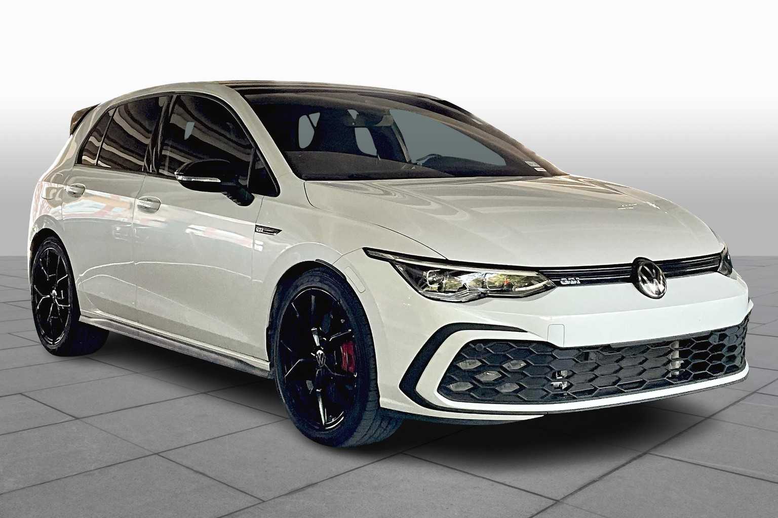 2024 Volkswagen Golf GTI 380 S photo 2