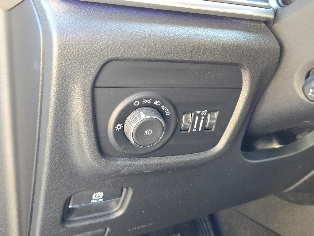 2021 Jeep Grand Cherokee Overland photo 25