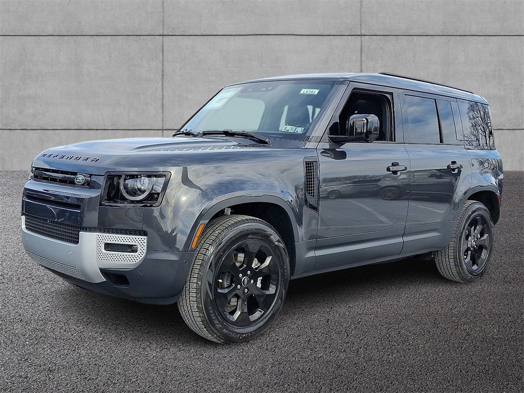 2025 Land Rover Defender S's photo