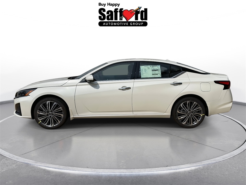 2025 Nissan Altima SL photo 4