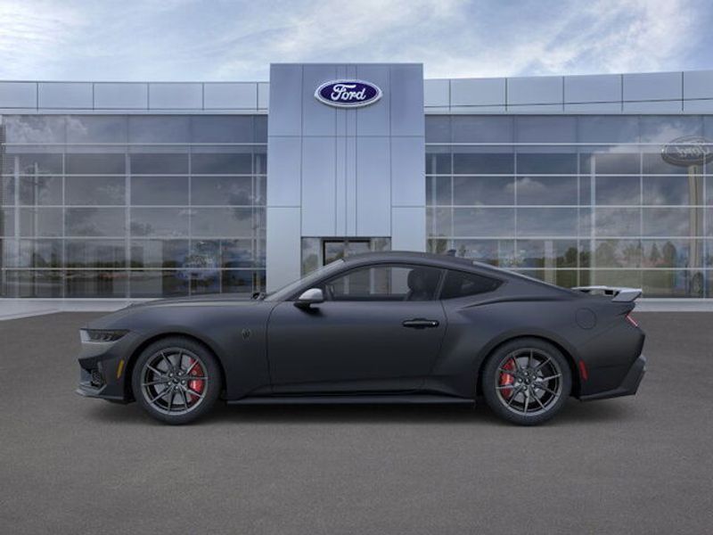 2025 Ford Mustang Dark Horse photo 3