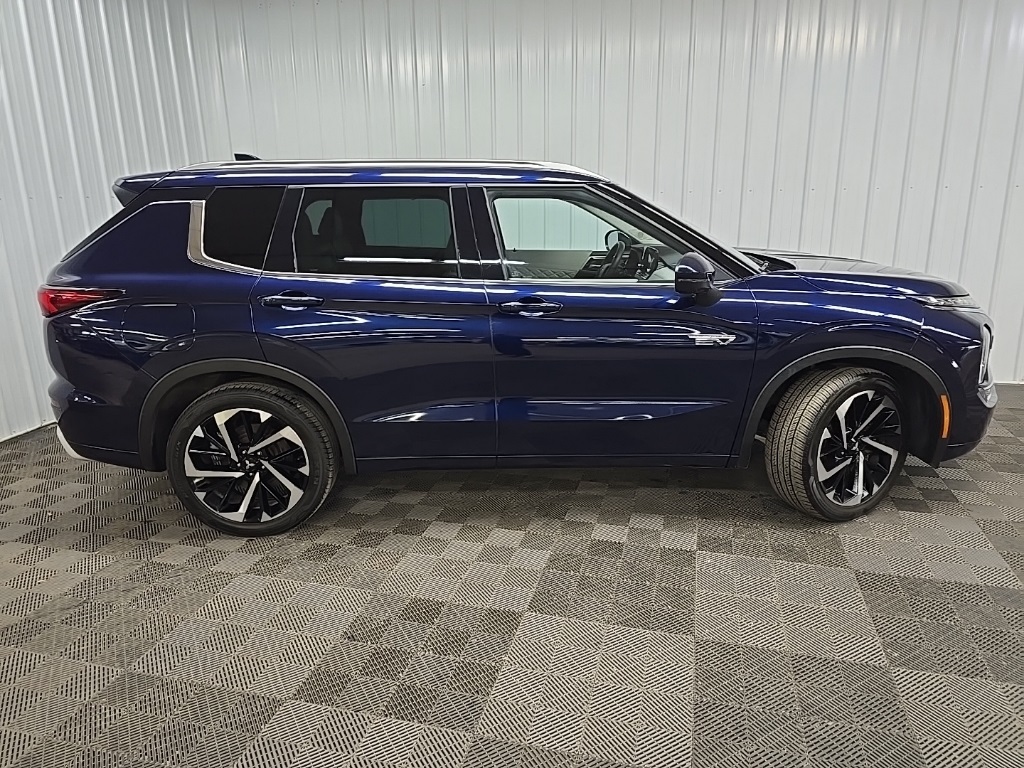 2023 Mitsubishi Outlander PHEV SEL photo 2